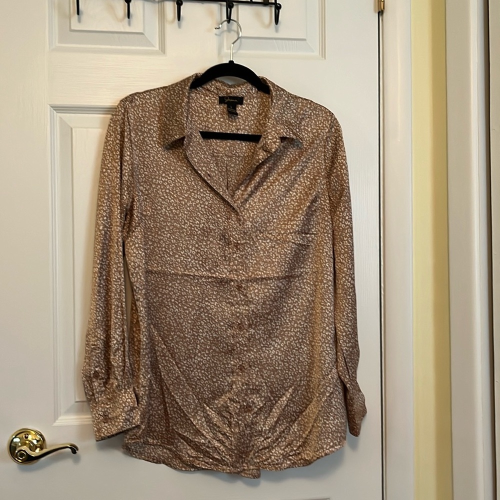 Beige and white large button down leopard